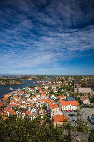 Bibikow, Walter 아티스트의 Sweden-Bohuslan-Fjallbacka-elevated town view from the Vetteberget cliff작품입니다.